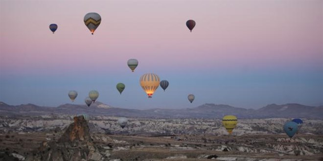 Kapadokya'da balon turlar hafta sonuna kadar iptal edildi