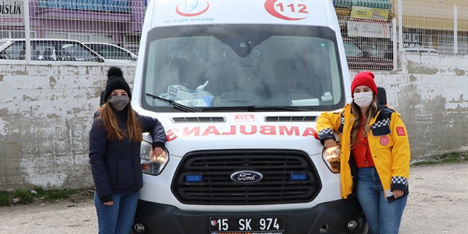 Kadın ATT'lere ileri ambulans sürüş teknikleri eğitimi