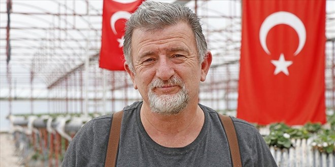 Jeofizik mühendisi şehir hayatını bırakıp seracılığa başladı