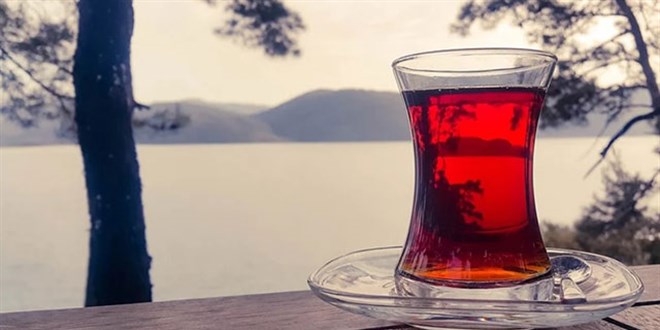 Çay içerken sıcaklığına dikkat! Kanser riskini artırıyor