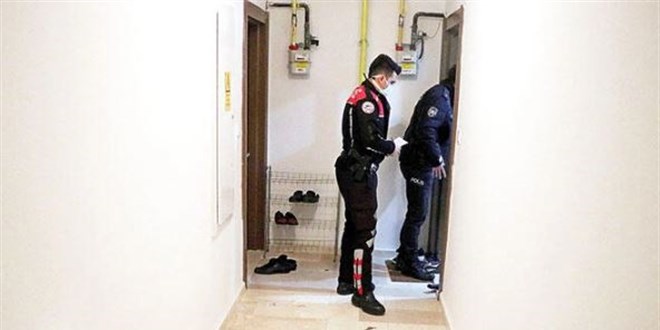 Eski kız arkadaşı kapıyı açmayınca silahı kendine sıktı