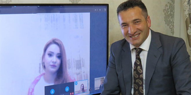 Öğretmene ülkeler arası sanal nişan! Damat Erzurum'da, gelin Bakü