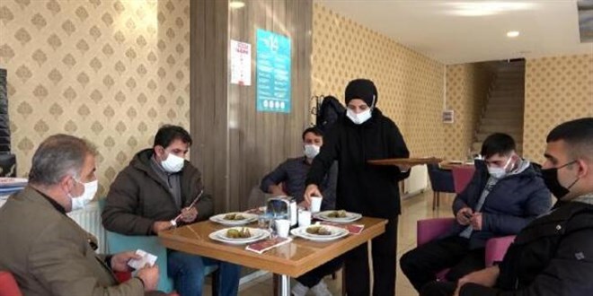 Bu kafede çay, aşı olana ücretsiz