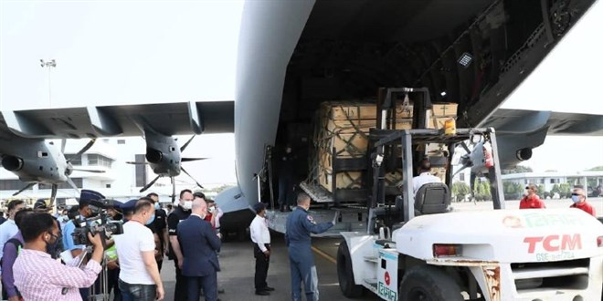Ankara'dan yola çıkan yardım uçağı Bangladeş'e ulaştı