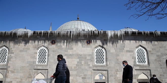 En düşük sıcaklık sıfırın altında 13 dereceyle Ağrı'da ölçüldü