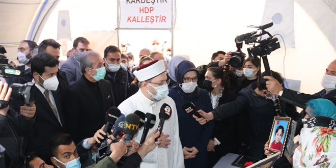 Diyanet İşleri Başkanı, Diyarbakır annelerini ziyaret etti