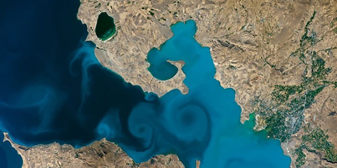 Astronotların uzaydan çektiği Van Gölü fotoğrafı, yarı finalde