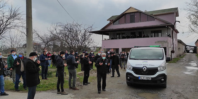 Aynı aileden 5 kişi koronavirüsten hayatını kaybetti