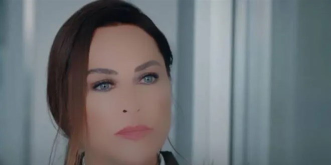 Hülya Avşar'a uygulanan 'özel filtre' sosyal medyada gündem oldu