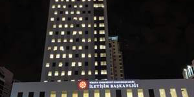 Fahrettin Altun'dan 'ışıklarımız yanıyor' paylaşımı