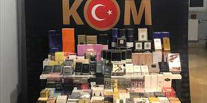 Sosyal medya üzerinden canlı yayınla 'kaçak ürün' satarken yakalandı