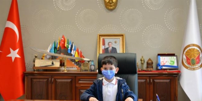 Valilik makamını merak eden öğrenciler muradına erdi