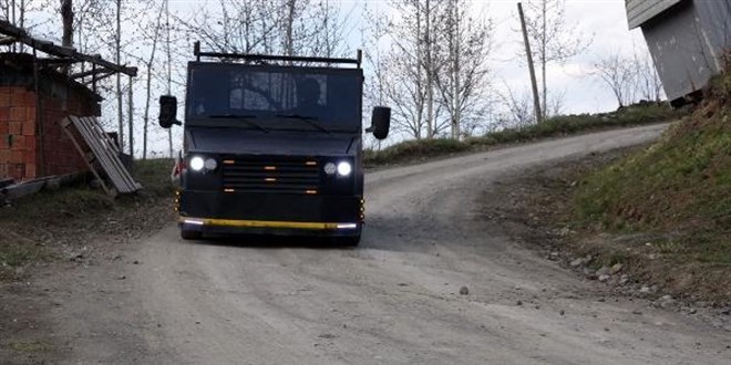 Trabzonlu gen, hurda otomobil paralaryla saatte 100 kilometre gidebilen kamyonet yapt