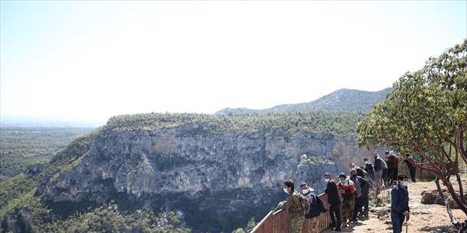 Antalya'da 10 gündür haber alınamayan sağlık çalışanını arama çalışmaları sürüyor