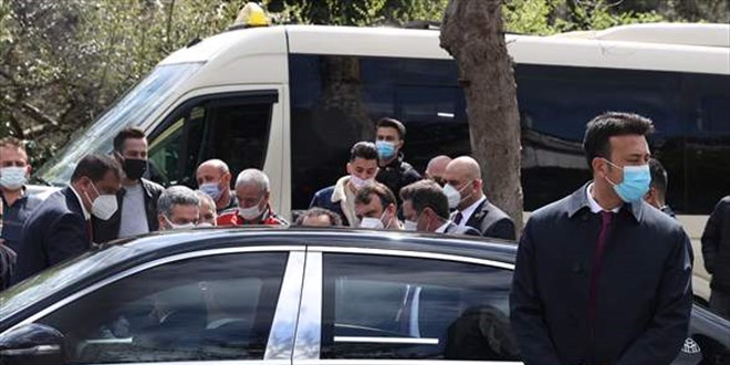 Cumhurbaşkanı Erdoğan, Tarabya'daki minibüsçülerle sohbet etti