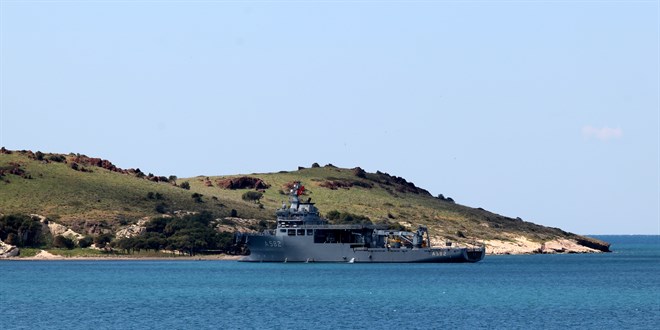 Eğitim uçağının enkazını çıkarmak için çalışma başlatıldı