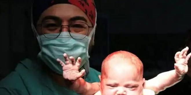 Anestezi teknikeri, Burak bebein fotorafyla birinci oldu