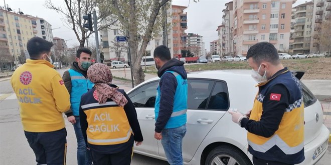 Karantinada olması gereken kadın işe giderken yakalandı