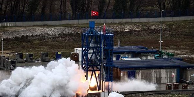 Ay'a gönderilecek hibrit roket motoru testten başarıyla geçti