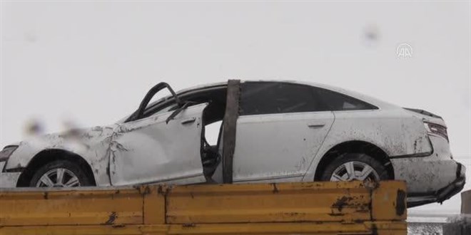 Yargıtay Savcısının kullandığı otomobil tarlaya devrildi: 1 ölü