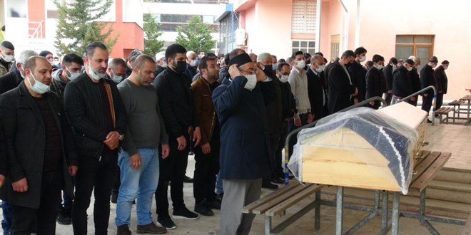 Seycan hemşire, gözyaşları arasında toprağa verildi