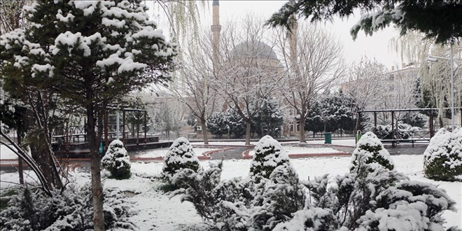 Nisan aynda yaan kar birok ili beyaza brd