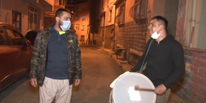 Ramazan davulcusundan 'korona virs bestesi'