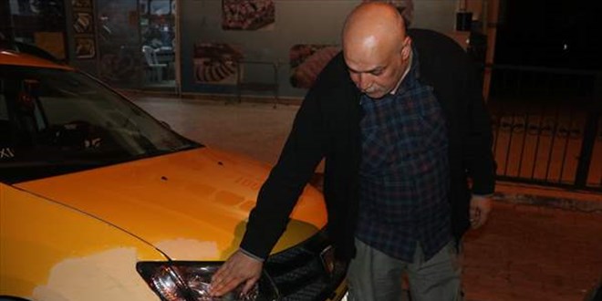 Kaçırdığı taksiyle yayaya çarpan kadın, kovalamaca sonucu yakalandı