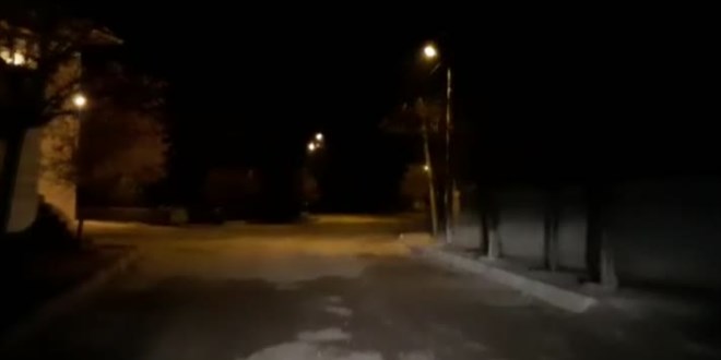 Köy imamı, sahura kalkamayan vatandaşları aracıyla gezerek tek tek uyandırdı