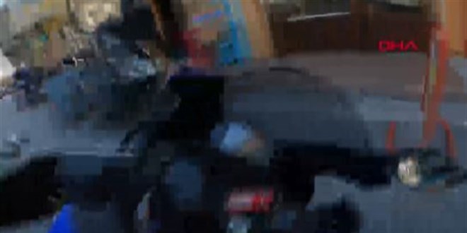 Motosikletin iş yerine girdiği kaza kask kamerasında