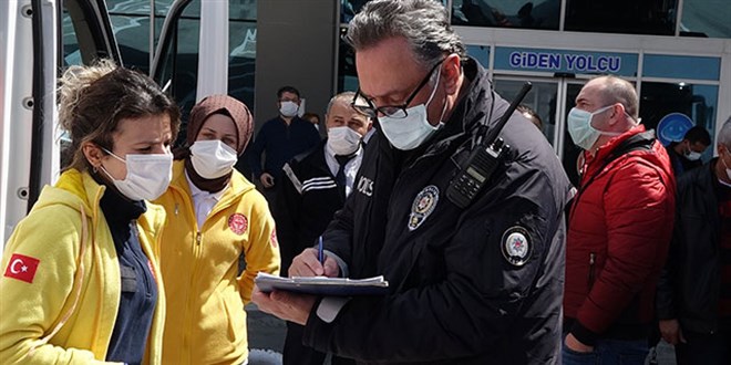 Testi pozitif yolcu, otobüsten indirilip hastaneye kaldırıldı