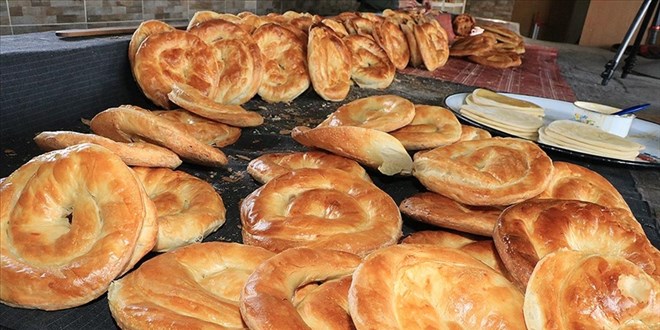 Sahur sofralarının vazgeçilmez lezzeti: Tandır ketesi