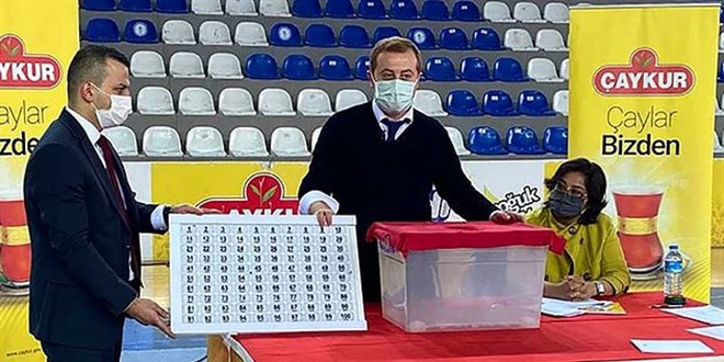ÇAYKUR'a 300 işçi alımında, taşların yeniden kutuya atılması tartışma yarattı