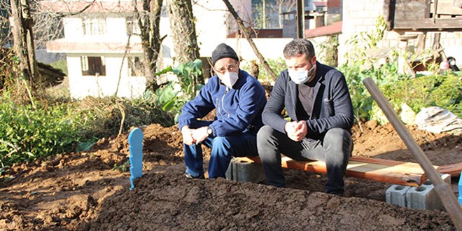 Koronadan 5,5 ayda 8 ferdini kaybeden aile, aşı önceliği istedi