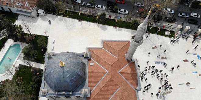 Restorasyonu tamamlanan Teşvikiye Camii ibadete açıldı