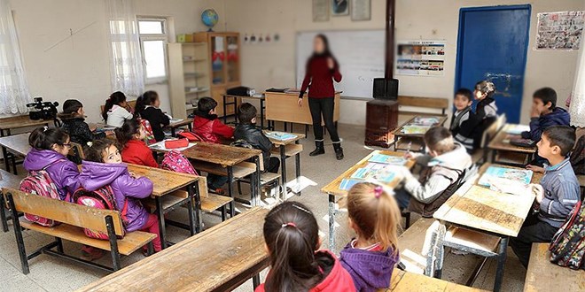 Sınıf öğretmenleri branş dersinde ek ders alabilecek mi?