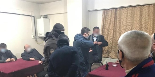 Kısıtlamada oyun oynayan 24 kişiye 83 bin lira para cezası