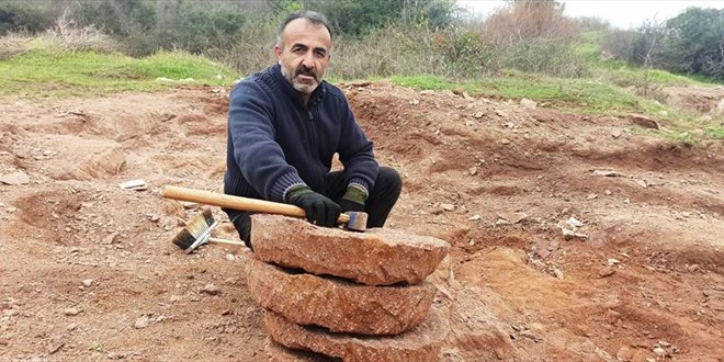 Baba ve oğlunun elinde şekillenen Kandıra taşı yöresel yemeklere lezzet katıyor