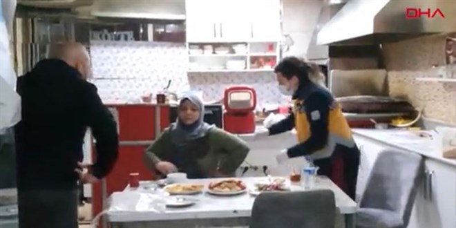 Eski ei iftar yemei srasnda baklad