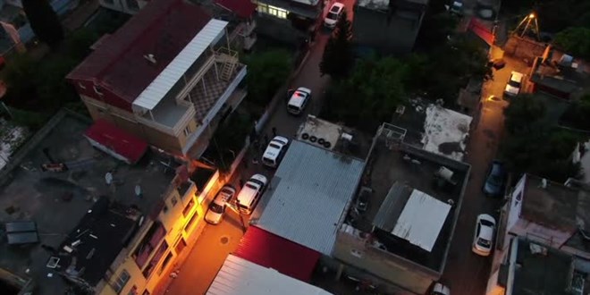Dolandırdıkları parayla tavuk çiftliği kurmuşlar