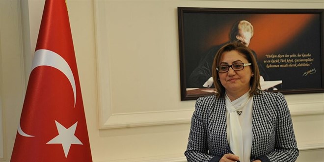 Fatma Şahin'den 'gri pasaport' iddialarına suç duyurusu