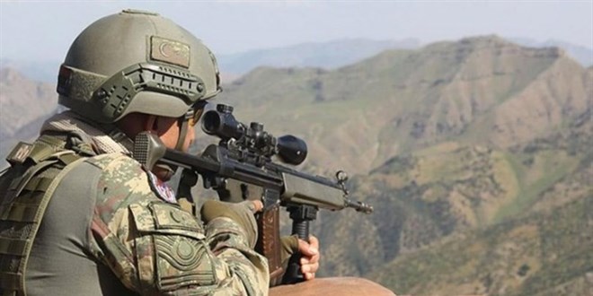 Uzman çavuş, 25 yıl hizmetten sonra yaşa bakılmaksızın emekli olabilir mi?