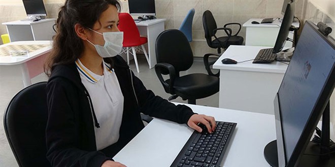 Lise öğrencisi Zehra, Türkiye'yi Avrupa'da temsil edecek