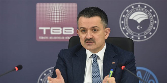 Bakan Pakdemirli: 81 ilde 10 bin ton kuru soğan dağıttık