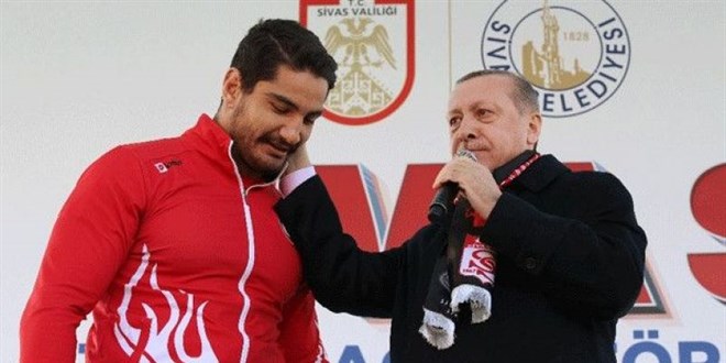 Erdoğan, Avrupa şampiyonu Taha Akgül'ü telefonla arayarak kutladı