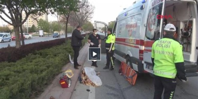 Yaya geçidinde yolun karşısına geçmek isteyen anneanne ve torun can verdi