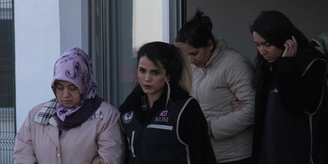 FETÖ'nün kadın yapılanmasında aranan 3 şüpheli yakalandı