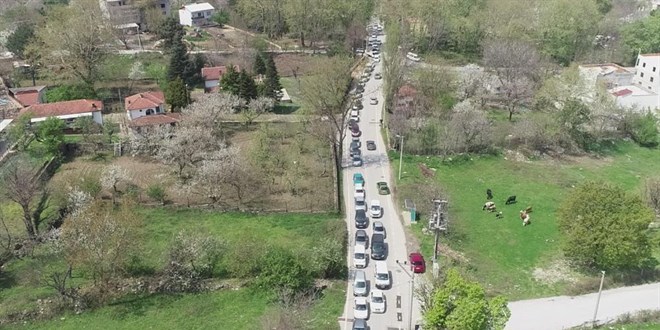 Kısıtlama öncesi kilometrelerce kaynak suyu kuyruğu