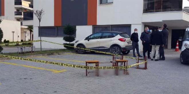 15 yaşındaki çocuk çatıdan atlayarak yaşamına son verdi
