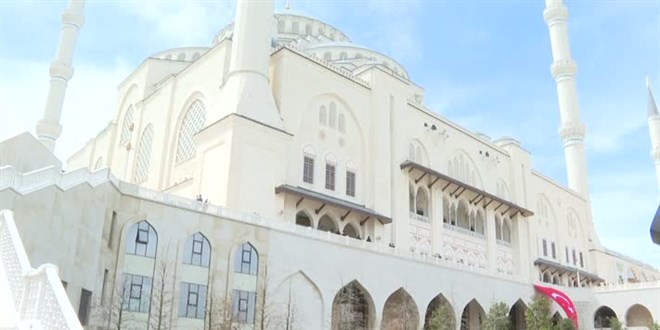 Erdo�an cuma namaz�n�n ard�ndan cemaate hitap etti